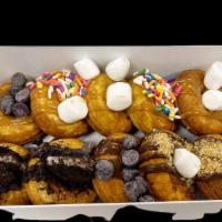 10 Mini Protein Donuts · 3 toppings included.
