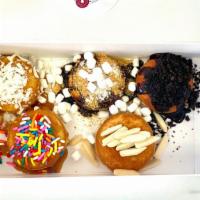 5 Mini Protein Donuts · Write each topping per donut.