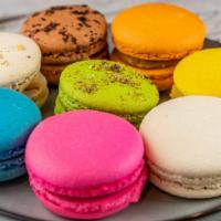 Macaron - Coffee · Gluten free Almond Flour and
Coffee flavored filling