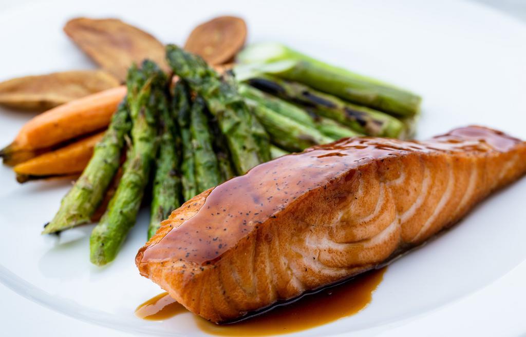 Teriyaki Scottish Salmon Entree Lunch Special · Grilled salmon with grilled asparagus, carrots and fingerling potatoes. Served with choice of miso soup or salad.