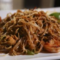 Pad Thai Noodles · Spicy. Choice of fettuccine or thin rice noodles. Served with a choice of style. Mildly spicy.