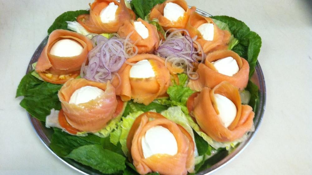 Cream Cheese & Sliced Nova Lox · Add lettuce, tomatoes & red onions for add'l charge.