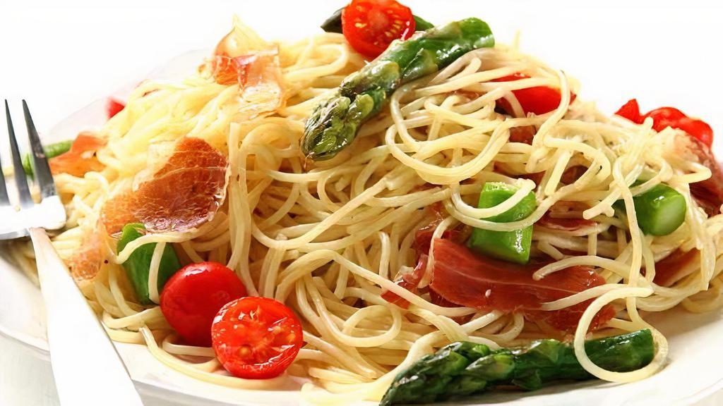 Pasta With Primavera Sauce · Mixed vegetables, tomato sauce or garlic and oil.