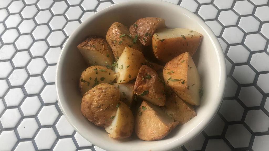 Patate Arrosto	 · Roasted Rosemary Potatoes