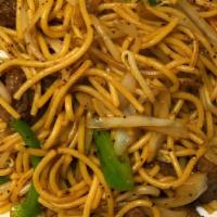 Stir-Fried Beef And Spaghetti With Black Pepper/ 黑椒牛肉炒意粉 · Spicy.