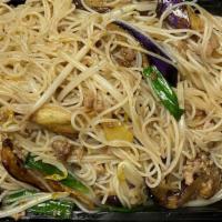 Eggplant With Garlic Sauce Rice Noodle/ 魚香茄子炆米 · 