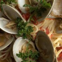 Linguine Vongole · Linguine with clams in our fresh red or white sauce.