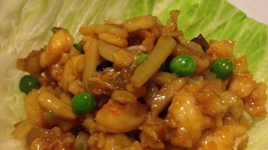 Shrimp Soong With Lettuce · 