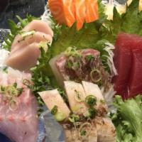 Sashimi Appetizer · Eight pieces of sashimi.