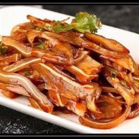 凉拌猪耳 / Pig Ears In Cold Sauce · 