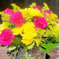 Pink And Yellow Flowers · Pink and yellow roses crystal vase