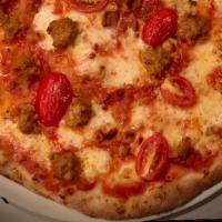 Afumicatta · Smoked Mozzarella, Tomato Sauce, Cherry Tomatoes, Italian Sausage