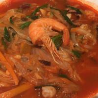 Jjamppong / 매운 고추 짬뽕 · Spicy noodle soup with shredded vegetables and seafood.