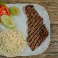 Montañero · Carne asada, pechuga, higado o lomo de cerdo con arepa con queso steak, grilled chicken or p...
