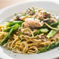 Salmone & Asparagi · Homemade fresh spaghetti. Steamed asparagus, capers, chopped fresh salmon sautéed in creamy ...