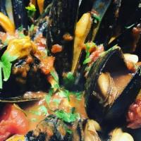 Mussels Posillipo · Garlic and oil or marinara.