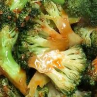 Broccoli With Garlic Sauce · 