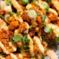 Buffalo-Honey Chick'N Pop · with Sriracha Mayo