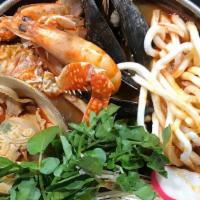 Hemul Jjampong Tang · 해물짬뽕탕 Spicy Seafood Soup