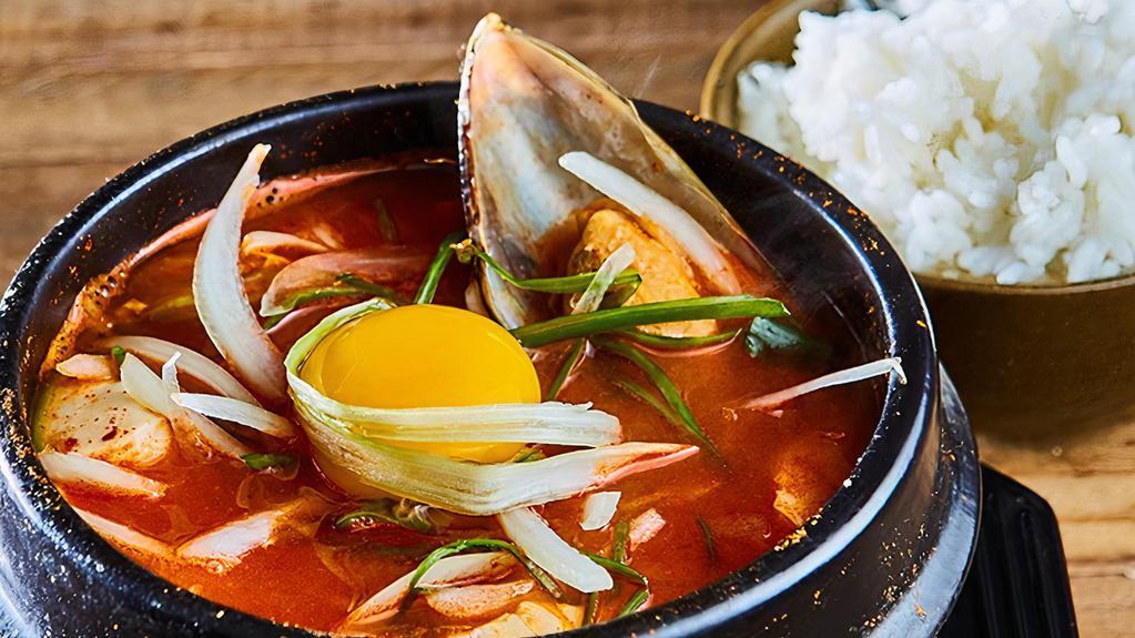 Seafood Soon Tofu Soup · Spicy Tofu Soup with Seafood and Vegetables (Mushroom, Scallion, Onion, Zucchini)
Steamed Rice Together
*** Delivery - No Egg ***
