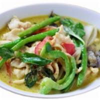 Classic Thai Green Curry 泰式绿咖喱 · Spicy. Basil, bamboo, bell pepper, string beans and eggplant. Served with rice.