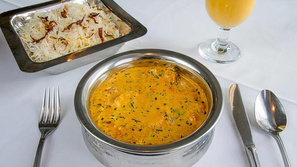 Paneer Korma · Cheese cubes cooked in Mughlai sauce made with butter, onions, and tomatoes seasoned with garam masala with a hint of cinnamon and cloves.