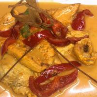 Pechuga De Pollo Al Ajillo · Chicken breast in garlic sauce.