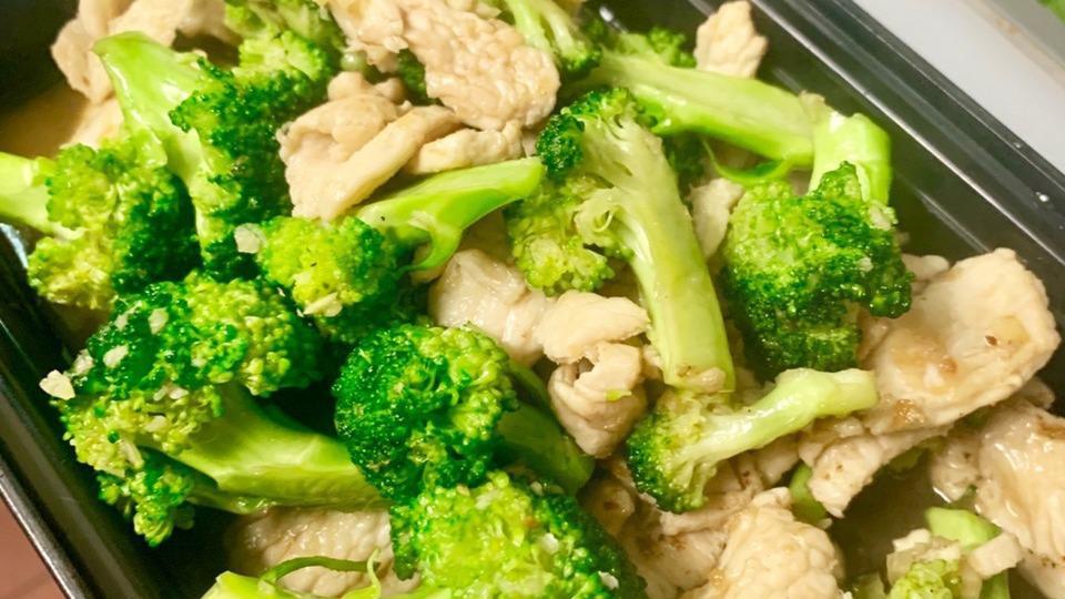 Chicken Broccoli Over Rice · Sautéed chicken with American broccoli in brown sauce.