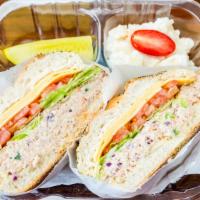 Low-Fat Veggie Tuna Sandwich · 