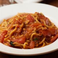 Spaghetti Fatti In Casa Al Pomodoro Fresco · home made spaghetti with fresh tomatoes, garlic & basil
