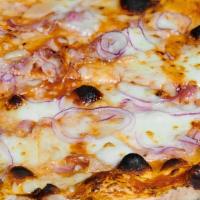 Amatriciana Pizza · Fresh mozzarella, tomato sauce, onion, pancetta and red hot chile pepper.