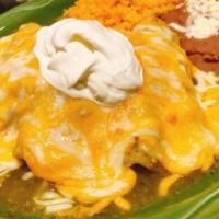 ⭑Suizas Enchilada · Green sauce enchiladas with chicken topped with melted cheese and sour cream. Served with ri...