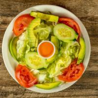 Ensalada De Aguacate · Avocado salad.