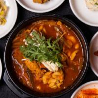 Spicy Fish Roe Stew (알고니찌개) · Spicy fish roe stew.

* Includes rice and various side dishes.