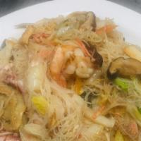 海鲜粉/面Fried/Boiled Seafood Noodles · shrimp,  squid, mussel，etc .Pic is fish noodle