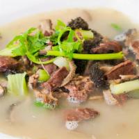 Beef Offal Broth Soup上汤牛杂 · 比汤水小吃系列里的牛杂汤多一倍牛杂。ox tripe,heart,stomach and throat