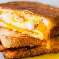 Tostada De Huevo Sandwiches / Egg Sandwich Toast · Huevo. / Egg.