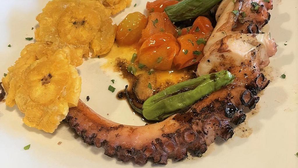 Pulpo A La Parrilla · Grilled octopus with twice fried plantains
