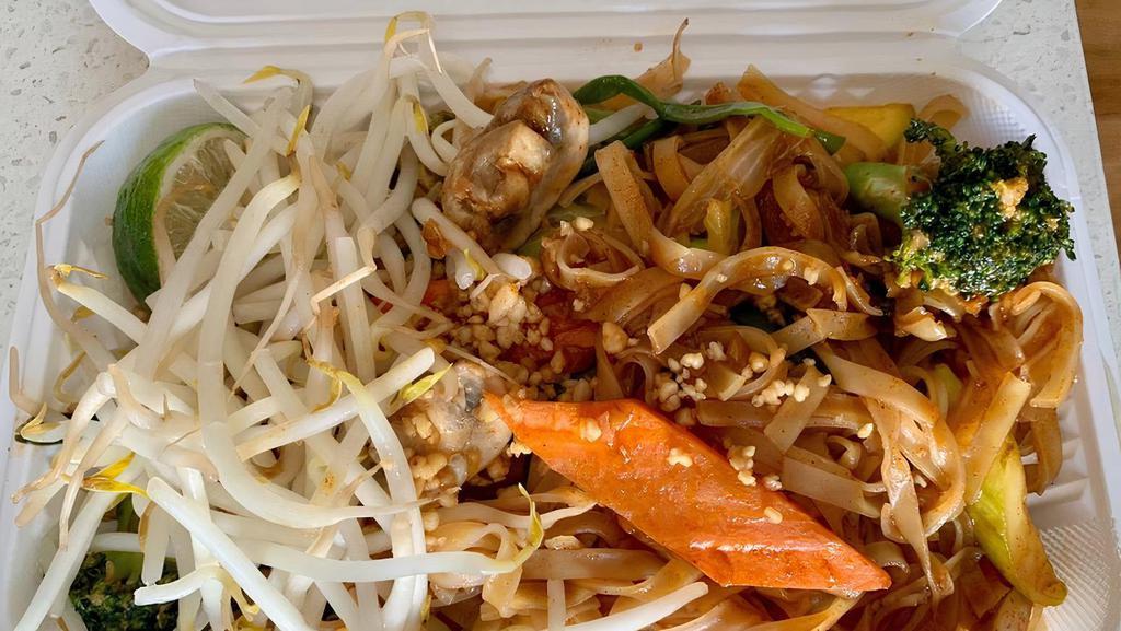 Pad Thai Noodle · Chicken or Shrimp