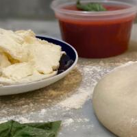 Bake Your Pizza Margherita @ Home · Make your pizza at Home!
Pizza dough, homemade pizza sauce & fior di latte mozzarella.