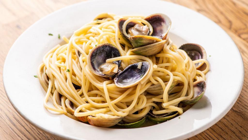 Spaghetti Alle Vongole Veraci · HOMEMADE spaghetti with fresh clams, garlic, and olive oil.