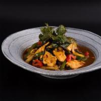 Queen Of Siam Basil · Spicy. Sauteed with fresh basil, chili, onions, scallions & bell peppers in an exotic Thai s...