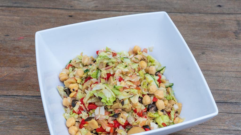 Bb Chopped Salad · Chopped iceberg lettuce, chopped tomatoes, cucumbers, onions,
roasted peppers, marinated mushrooms, chickpeas, olives, olive oil, red wine vinegar