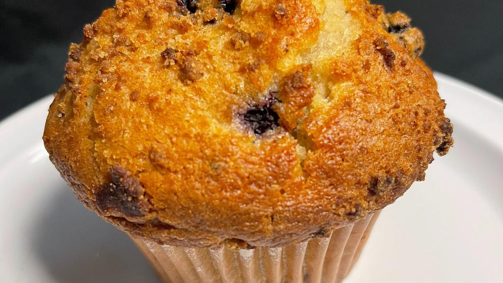 Blueberry Crumb Muffin - Large · Made with fresh blueberries and the perfect amount of crumb topping. 
Straight from our oven every morning.
Get em while they're hot !