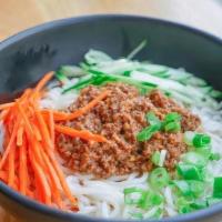 Chinese Minced Meat W.Dry Noodle 肉酱拌面 · 