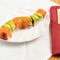 Volcano Roll · Spicy tuna, avocado crunch wrapped with soy paper and special sauce.