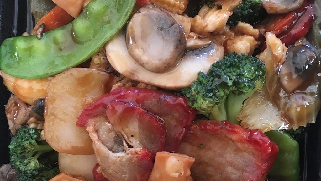 Subgum Wonton · Fresh jumbo shrimp, beef, chicken, roast pork w. Chinese vegetable.