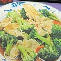 Chicken With Broccoli · Served with vegetable fried rice or pork fried rice and vegetable soup or one can of soda.
