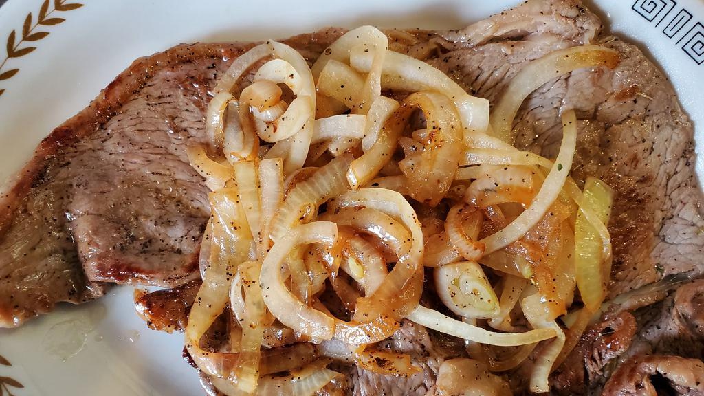 Bistec Encebollado À La Carte · Grilled sirloin steak.