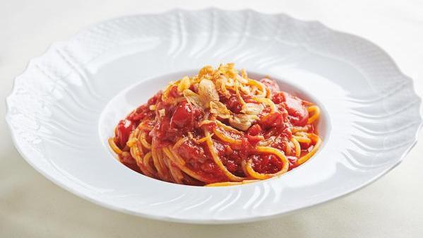Arrabbiata · spaghetti Pastificio dei Campi, tomato sauce, peperoncino, garlic chips